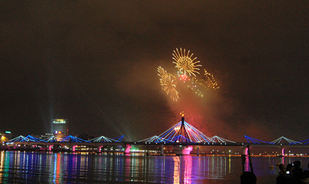 Huyền ảo đêm Đà Nẵng